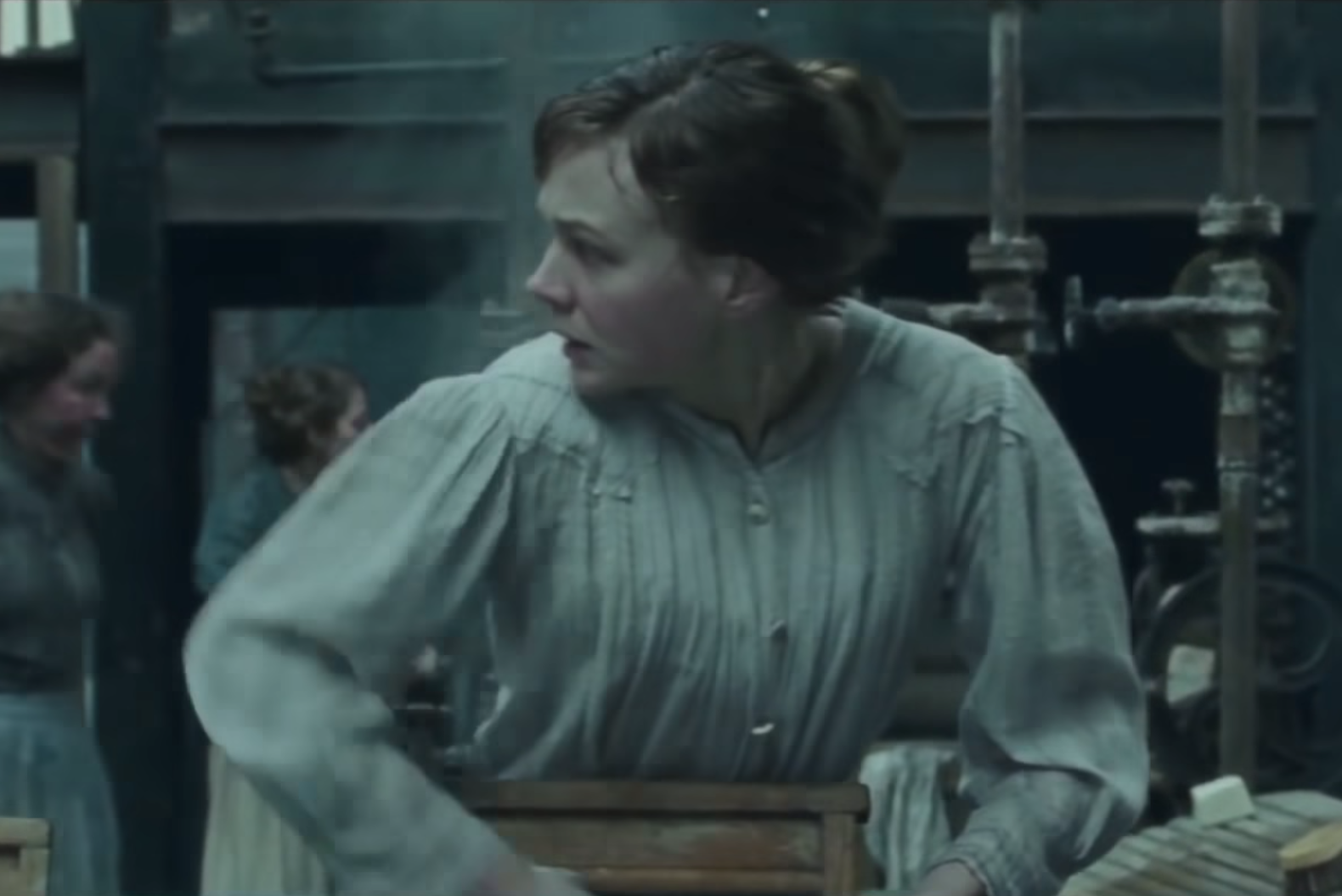 Review ‘Suffragette’ leaves the glamour behind in revealing the